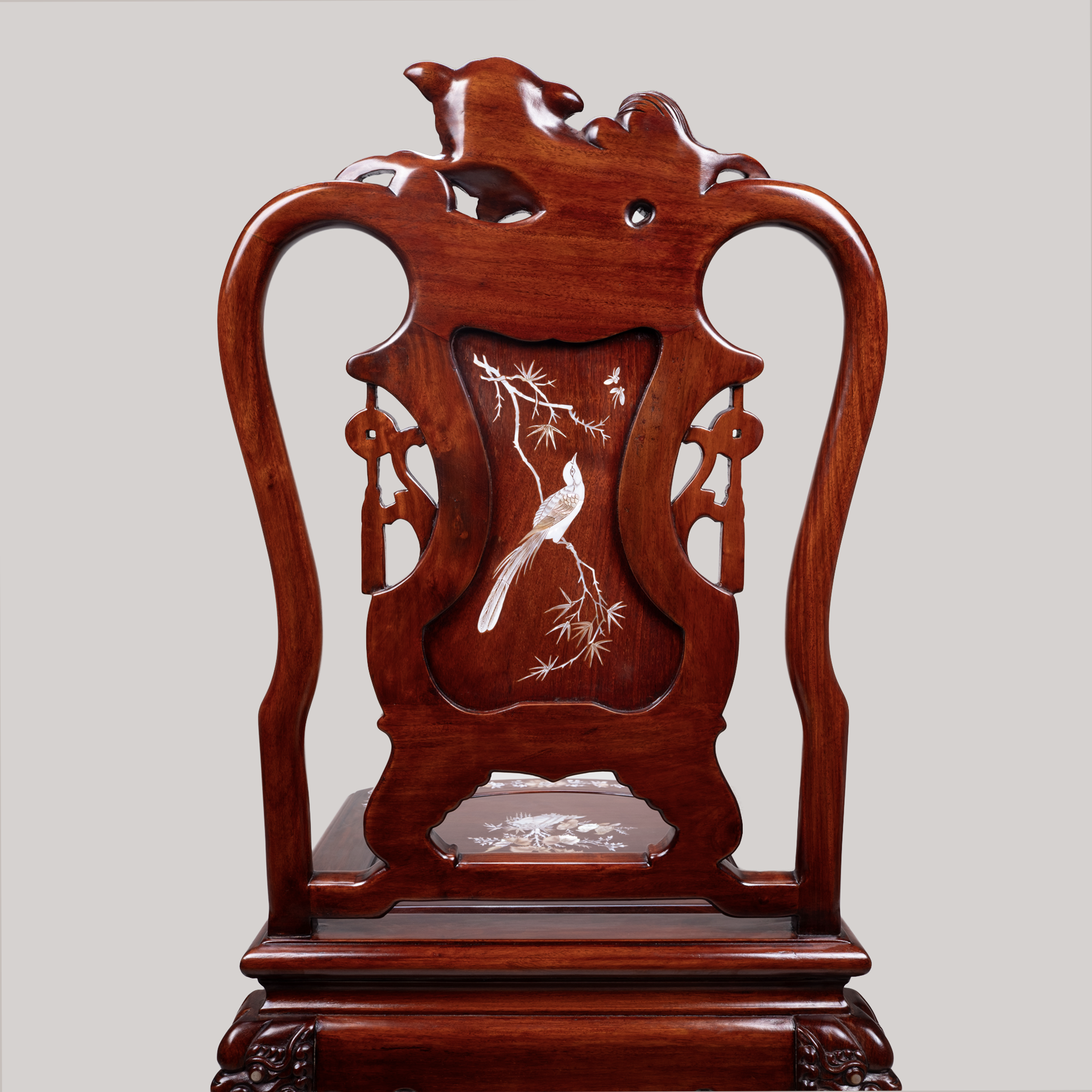 Shī (獅) (Guardian Lion) chair