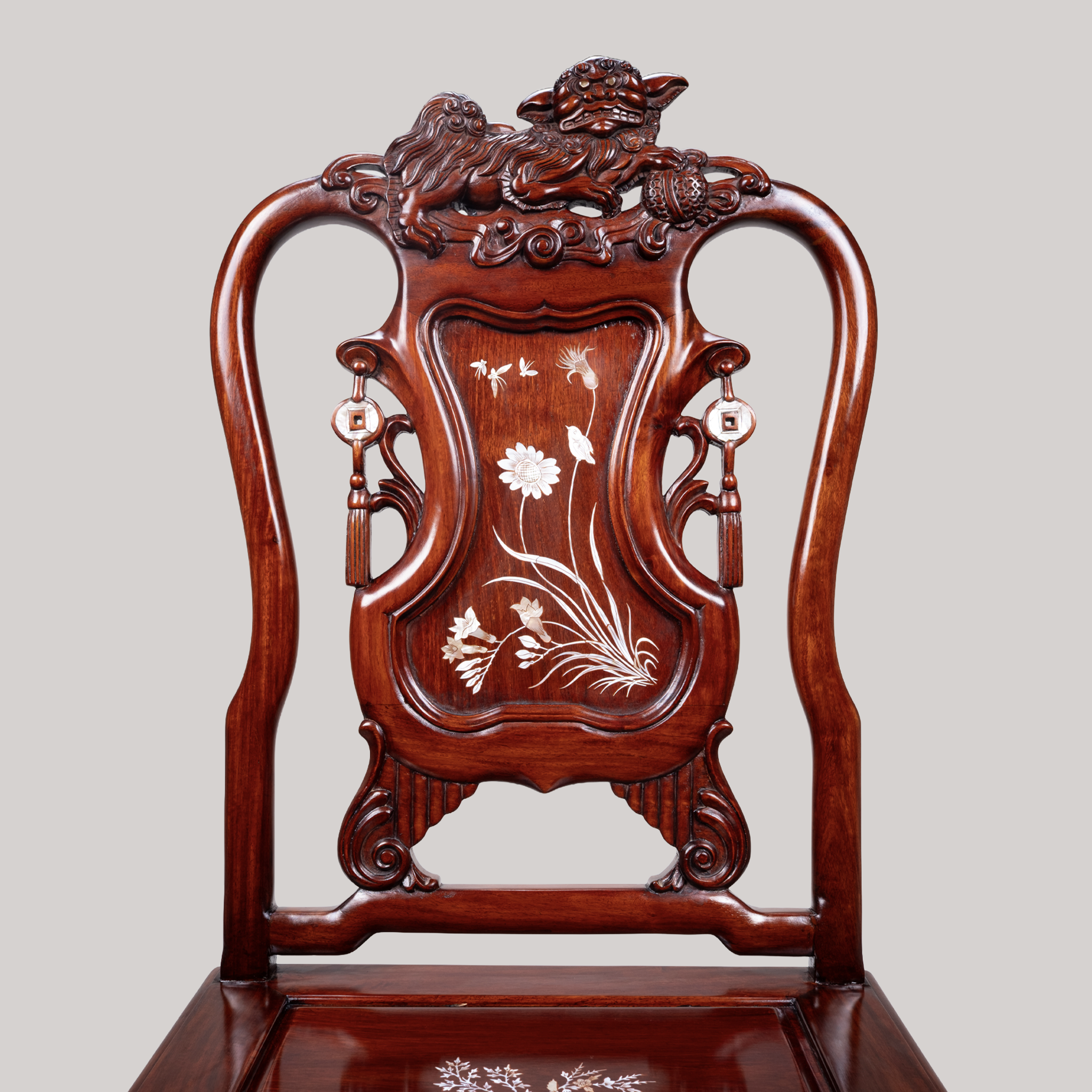 Shī (獅) (Guardian Lion) chair